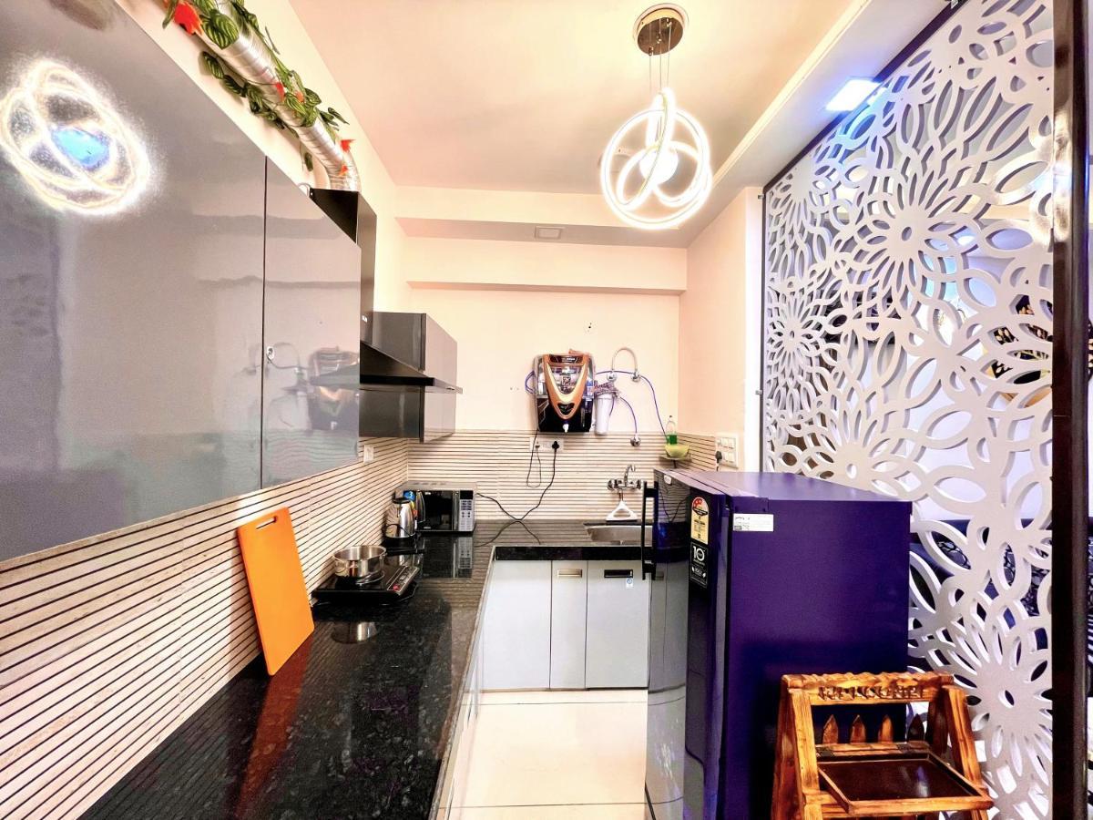 Airport Bliss Apartment+Balcony & Netflix + Prime Jaipur Bagian luar foto