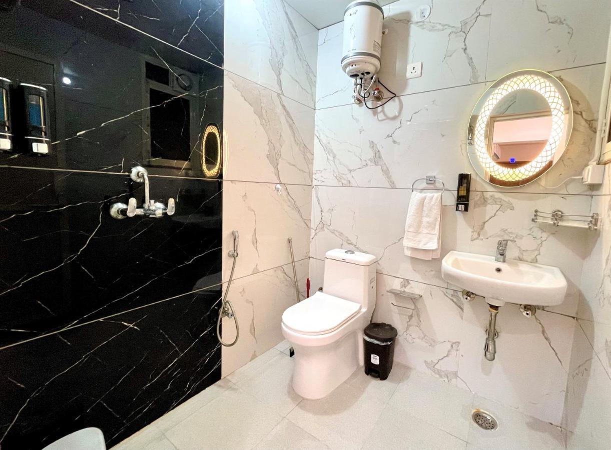 Airport Bliss Apartment+Balcony & Netflix + Prime Jaipur Bagian luar foto