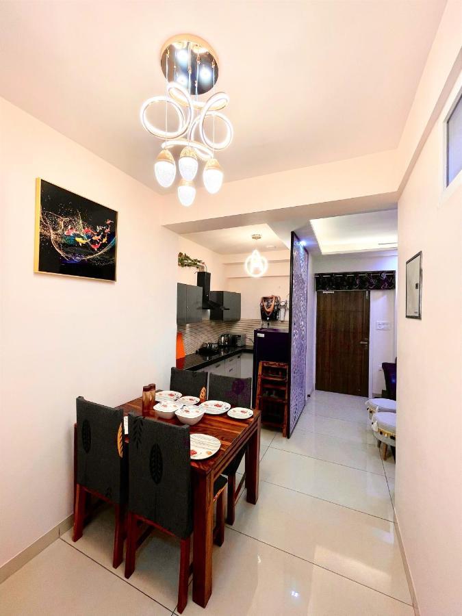 Airport Bliss Apartment+Balcony & Netflix + Prime Jaipur Bagian luar foto