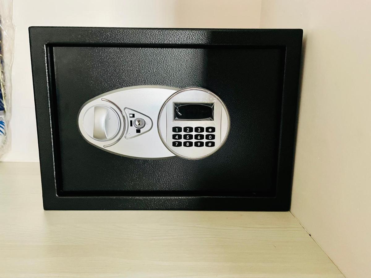Airport Bliss Apartment+Balcony & Netflix + Prime Jaipur Bagian luar foto